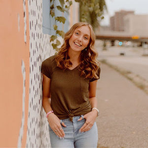 Meet your Posher, Jade